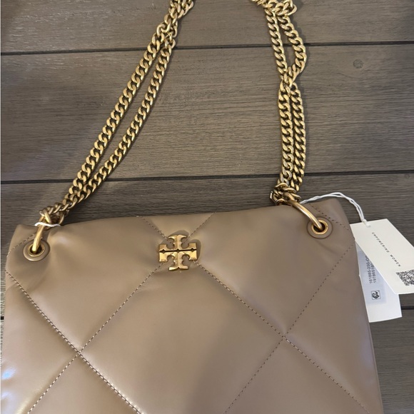 Tory Burch Beige Quilted Shoulder Bag with Gold Chain - Picture 2 of 4